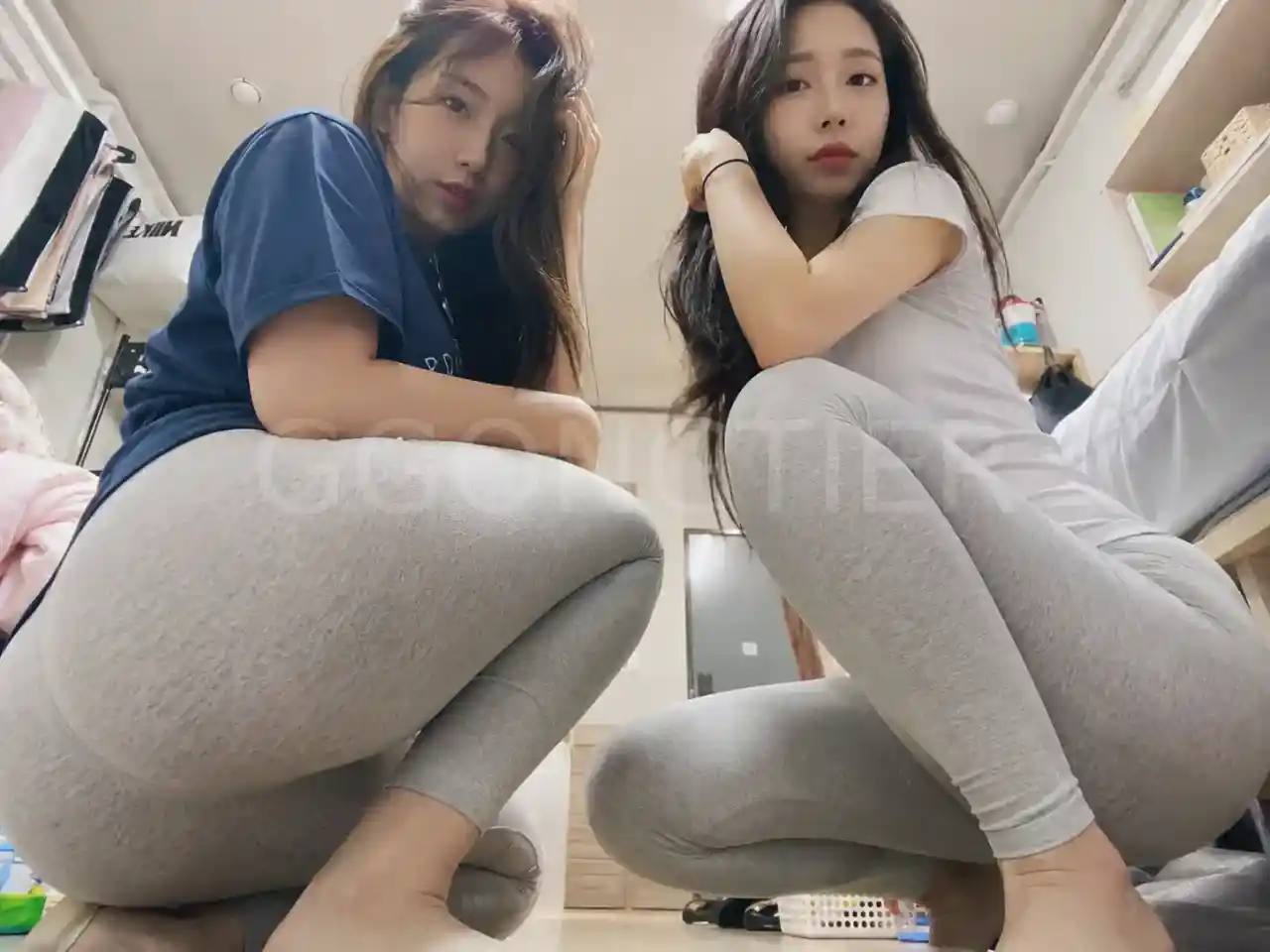 ㅇㅎ) 어흐 회색레깅스짤